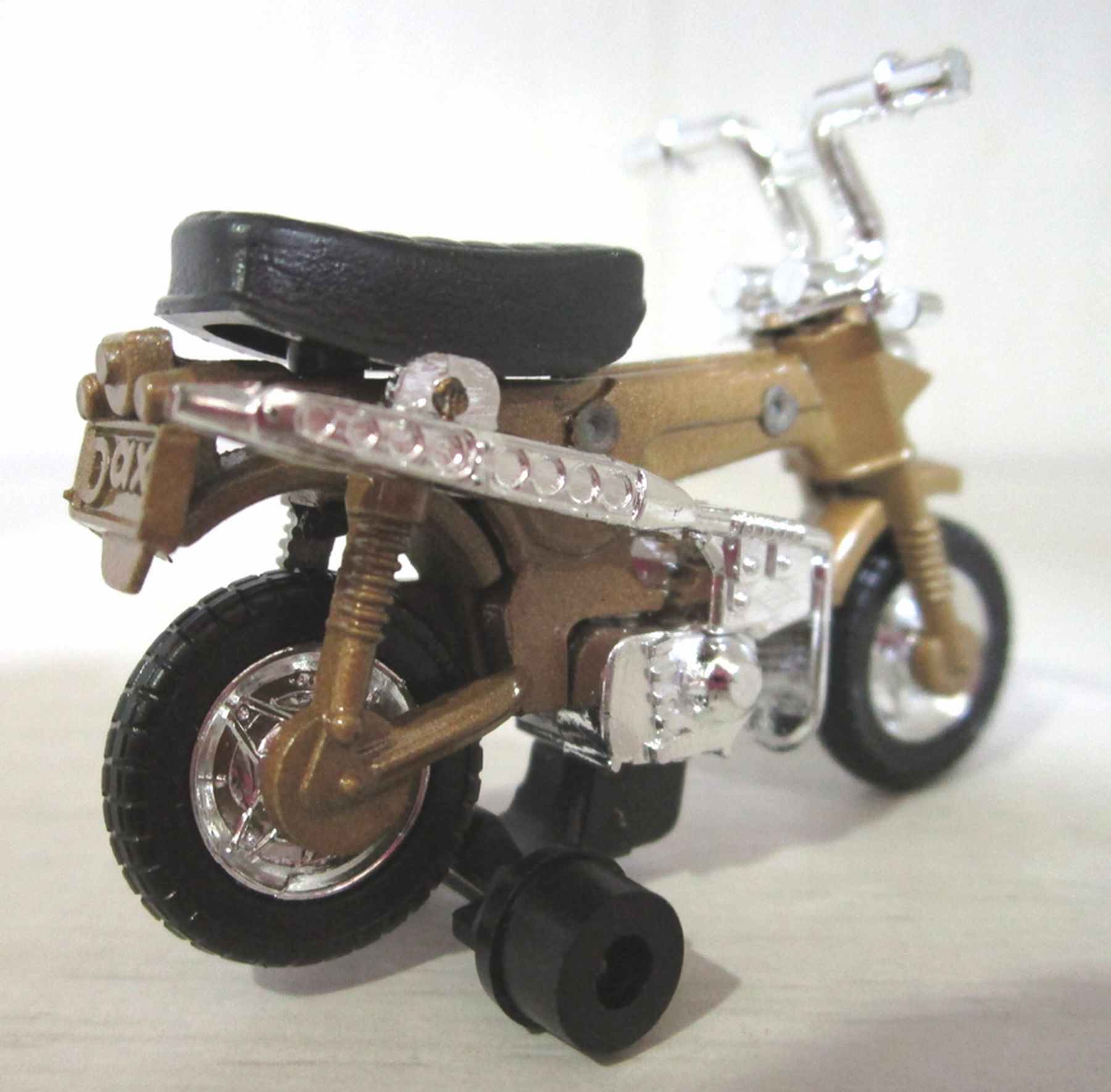 tht0001895-3.JPG