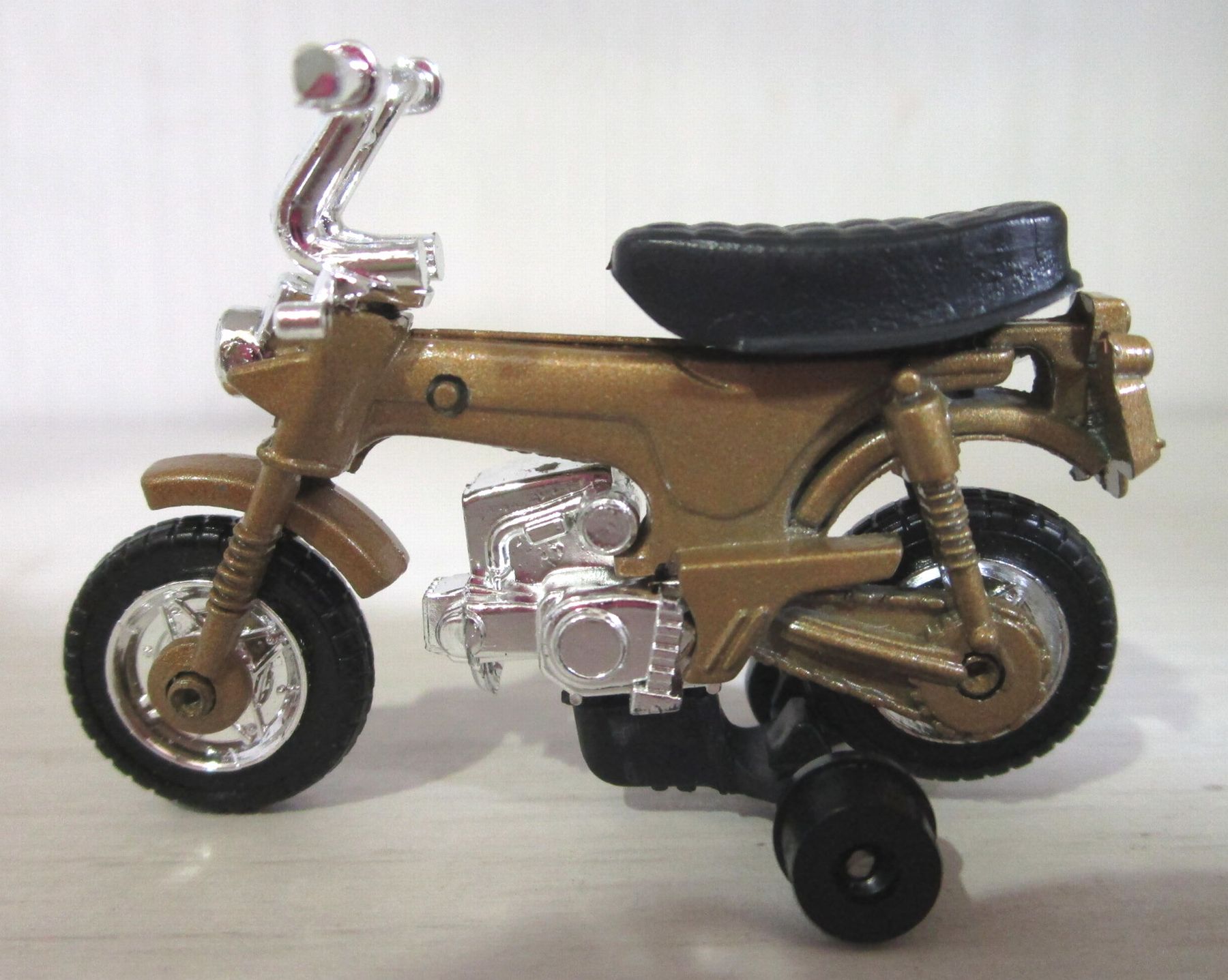 tht0001895-4.JPG