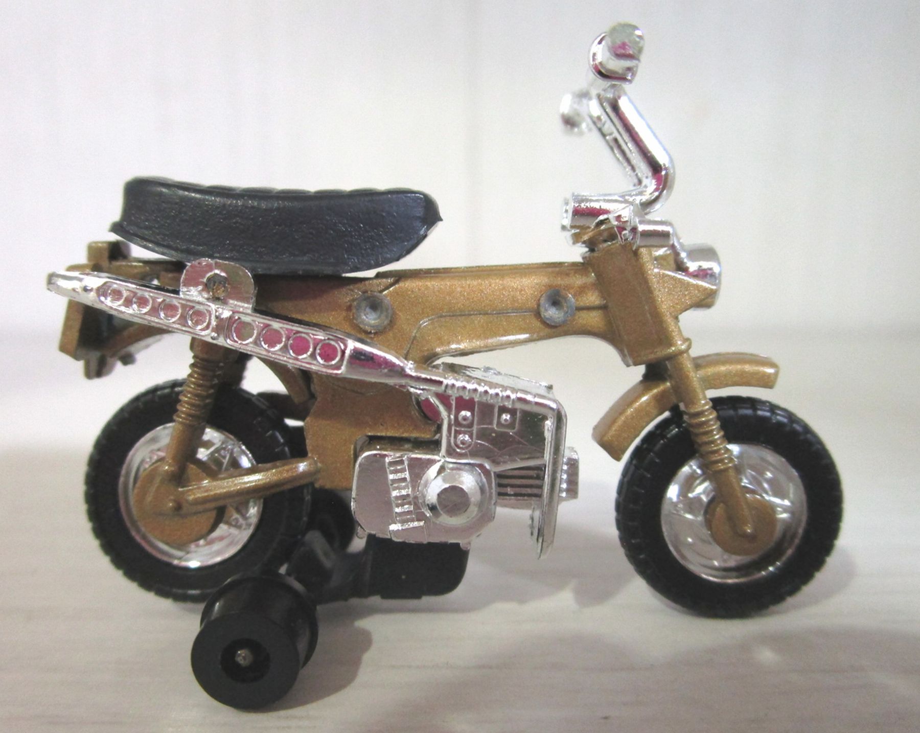 tht0001895-5.JPG