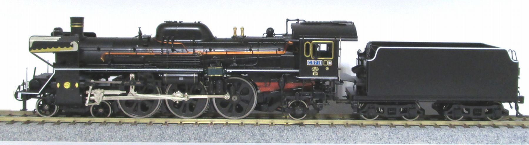 thr0015013-2.jpg